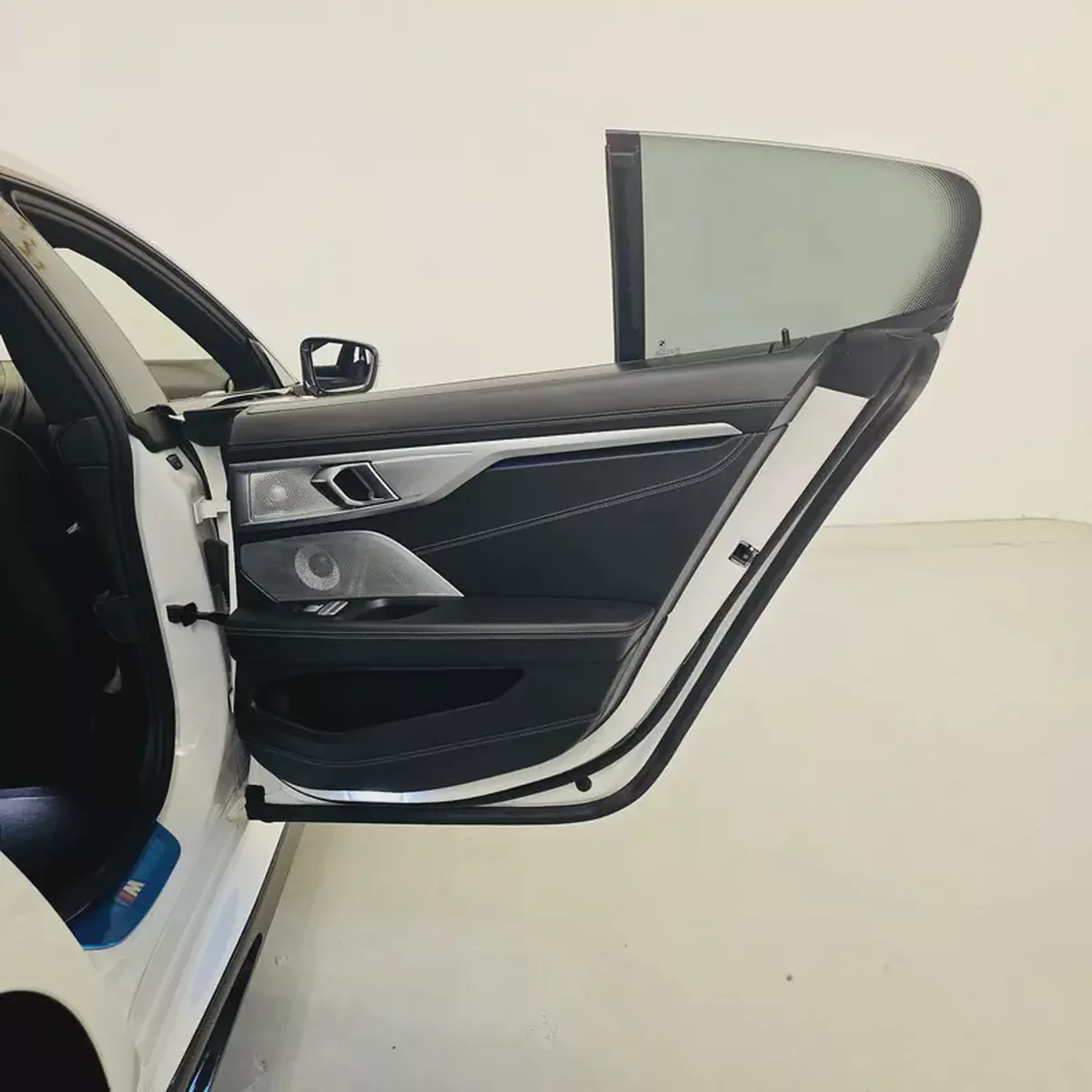 AED 2647 PM | BMW M850i xDrive 2020 | PRISTINE CONDITION | HIGH MODS | 1 YEAR WARRANTY | GCC-18-18