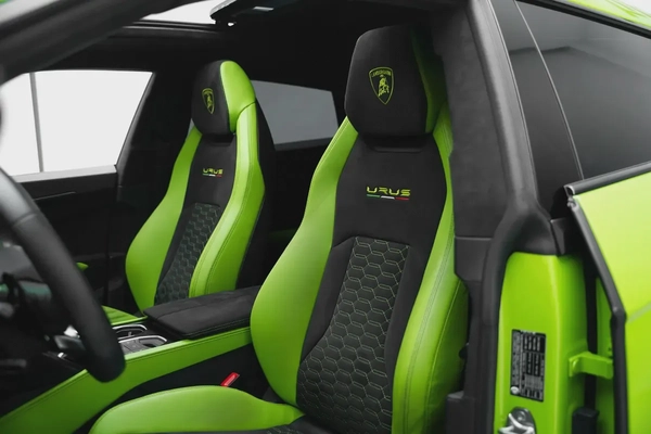 2021 LAMBORGHINI URUS