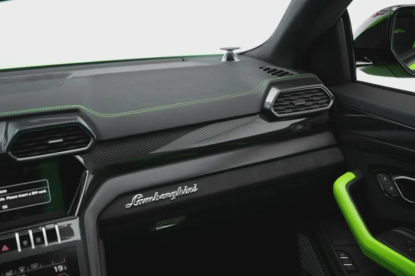 2021 LAMBORGHINI URUS
