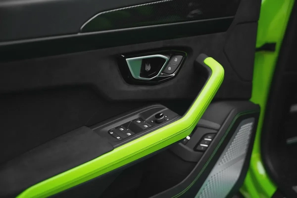 2021 LAMBORGHINI URUS