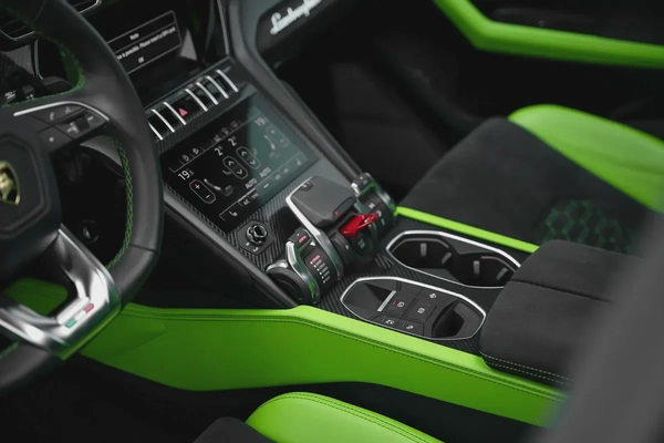 2021 LAMBORGHINI URUS