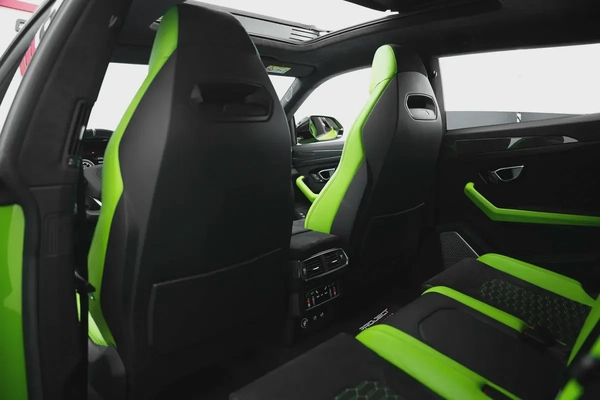 2021 LAMBORGHINI URUS