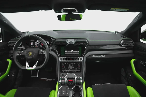 2021 LAMBORGHINI URUS