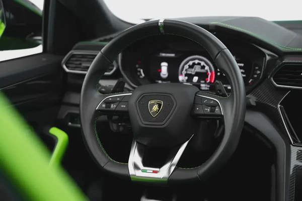 2021 LAMBORGHINI URUS