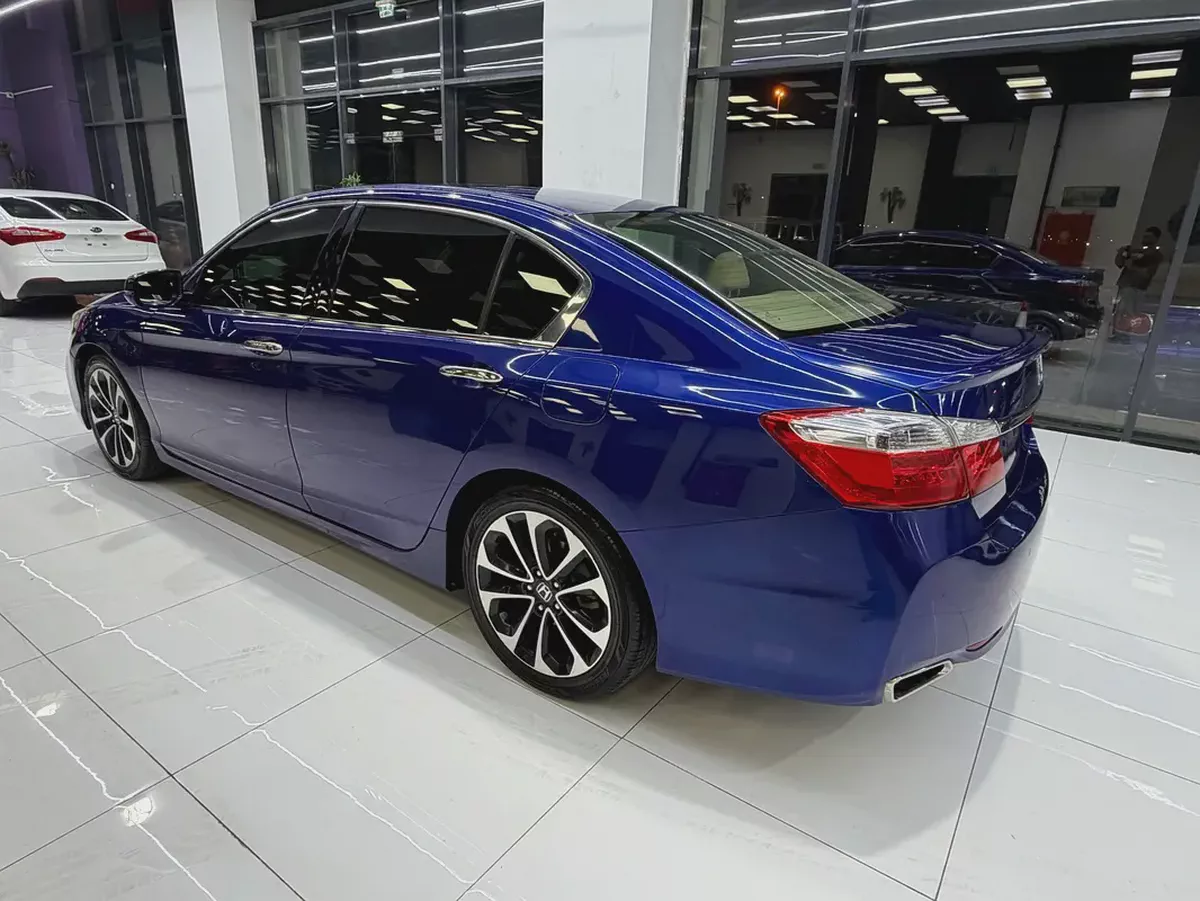 2015 Honda Accord Sport GCC Specs-4-4