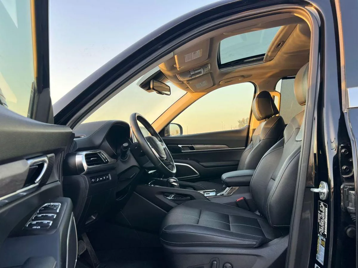 Kia Telluride EX 2022 Kia Telluride Full Option 3.8L V6 - Rear Camera Leather Seat & Sensor - Sunroof - AWD 4x4-18-0