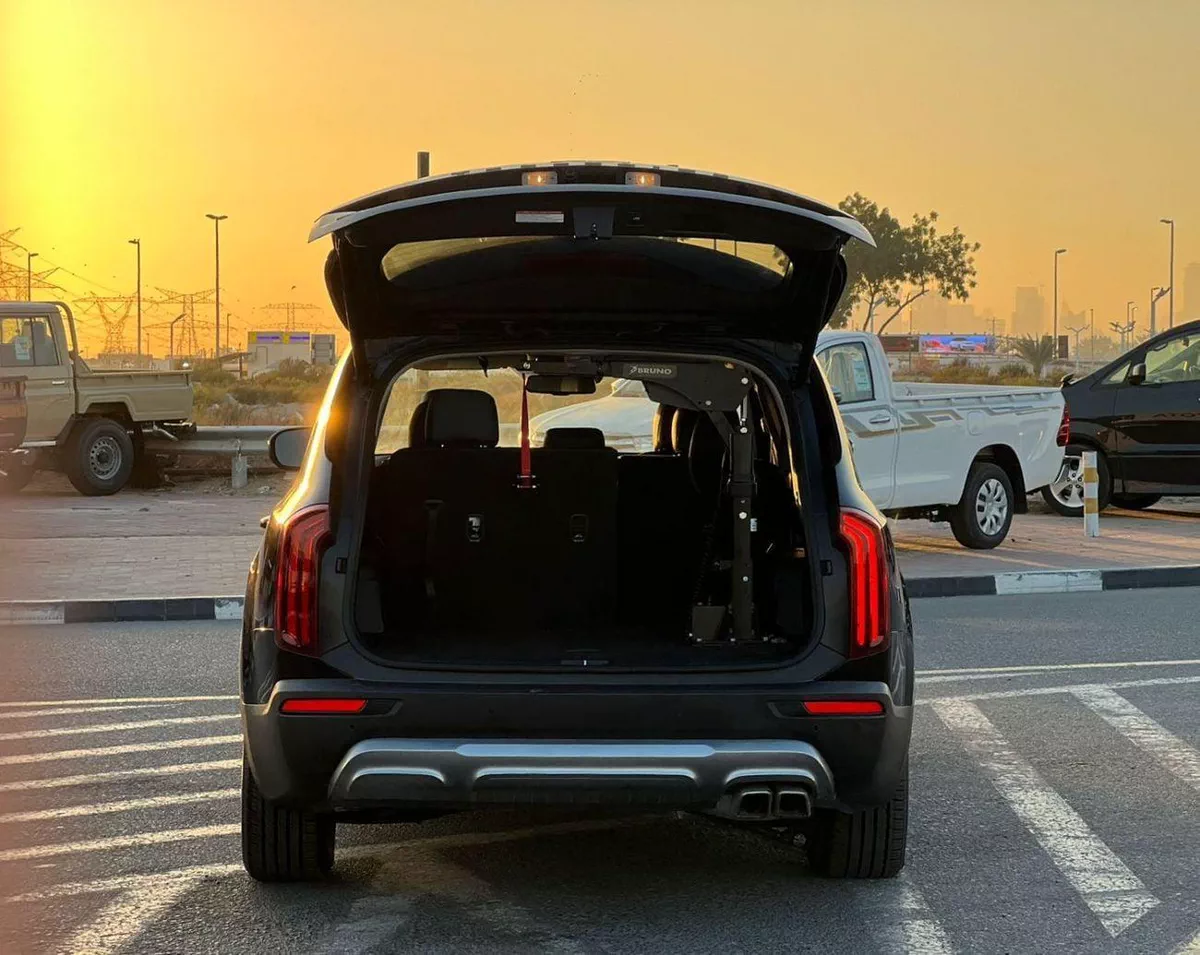 Kia Telluride EX 2022 Kia Telluride Full Option 3.8L V6 - Rear Camera Leather Seat & Sensor - Sunroof - AWD 4x4-5-0