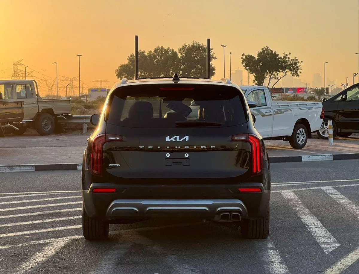 Kia Telluride EX 2022 Kia Telluride Full Option 3.8L V6 - Rear Camera Leather Seat & Sensor - Sunroof - AWD 4x4-6-0