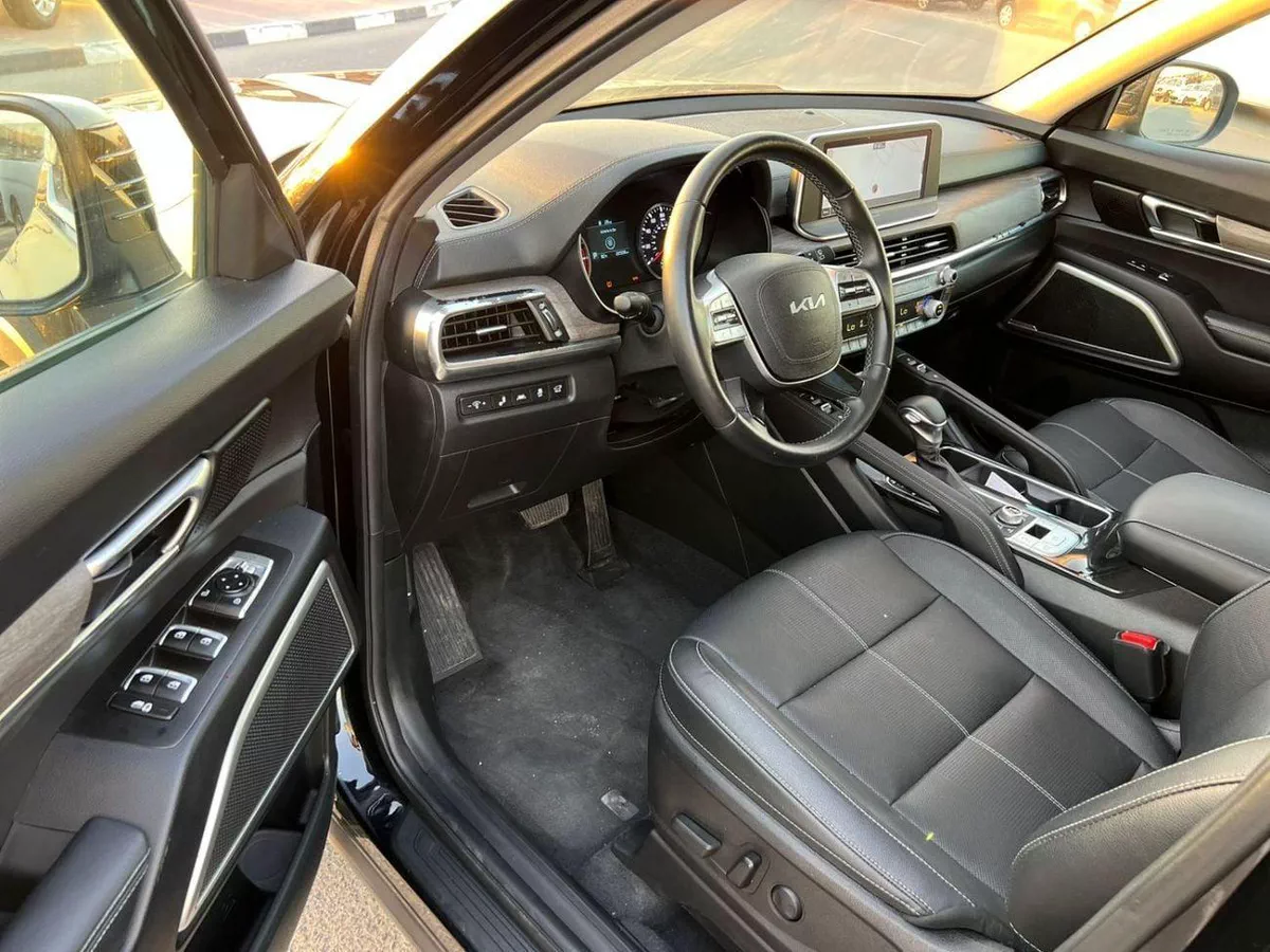 Kia Telluride EX 2022 Kia Telluride Full Option 3.8L V6 - Rear Camera Leather Seat & Sensor - Sunroof - AWD 4x4-8-0