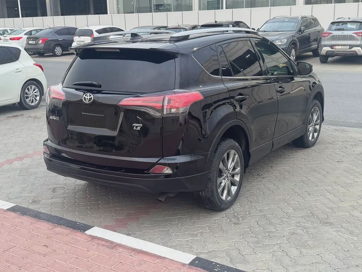 Toyota Rav 4 LE 2018, Canadian Specs - Reliable and Fuel Efficient-5-5