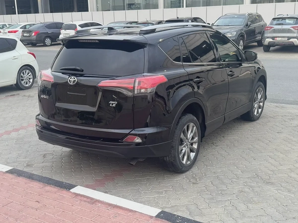 Toyota Rav 4 LE 2018, Canadian Specs - Reliable and Fuel Efficient