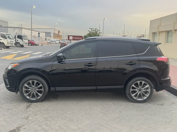Toyota Rav 4 LE 2018, Canadian Specs - Reliable and Fuel Efficient