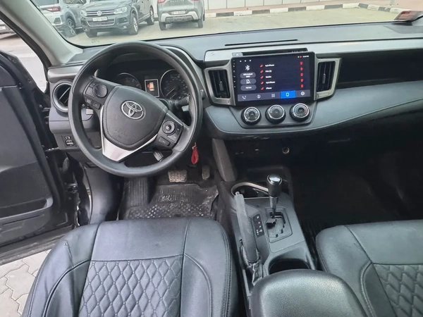 Toyota Rav 4 LE 2018, Canadian Specs - Reliable and Fuel Efficient