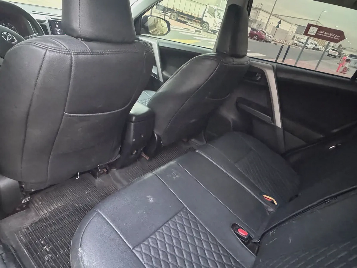 Toyota Rav 4 LE 2018, Canadian Specs - Reliable and Fuel Efficient-12-12