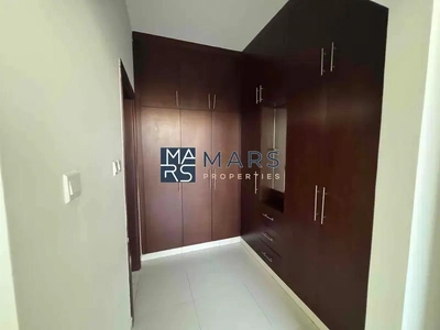 | Luxerious 4 Bedroom Villa | Big Garden | Prime Location |-14