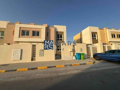 | Luxerious 4 Bedroom Villa | Big Garden | Prime Location |-0