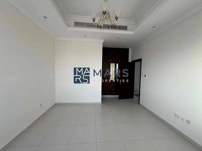 | Luxerious 4 Bedroom Villa | Big Garden | Prime Location |-21