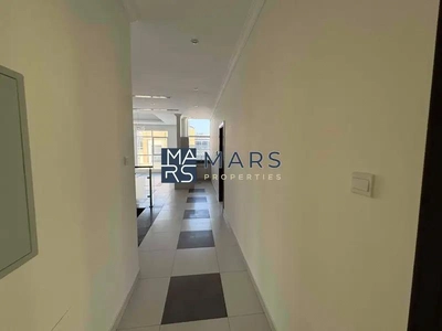 | Luxerious 4 Bedroom Villa | Big Garden | Prime Location |-22