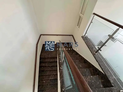 | Luxerious 4 Bedroom Villa | Big Garden | Prime Location |-23