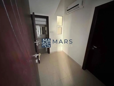 | Luxerious 4 Bedroom Villa | Big Garden | Prime Location |-5
