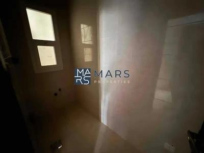 | Luxerious 4 Bedroom Villa | Big Garden | Prime Location |-6