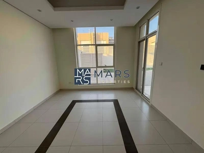 | Luxerious 4 Bedroom Villa | Big Garden | Prime Location |-7