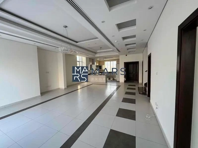 | Luxerious 4 Bedroom Villa | Big Garden | Prime Location |-8