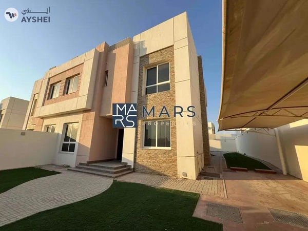 | Luxerious 4 Bedroom Villa | Big Garden | Prime Location |