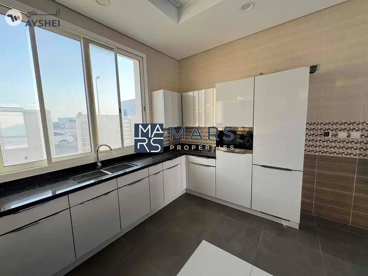 | Luxerious 4 Bedroom Villa | Big Garden | Prime Location |-3-3