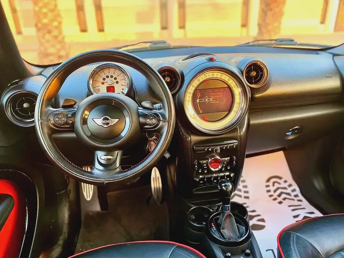 COUNTRYMAN 2015 MINI   S-ALL4 JCW || GCC SPECS ||  ORIGINAL PAINT || ACCIDENT FREE-13-13
