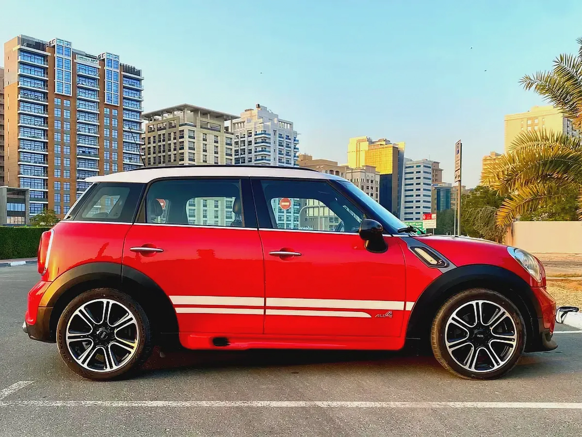 COUNTRYMAN 2015 MINI   S-ALL4 JCW || GCC SPECS ||  ORIGINAL PAINT || ACCIDENT FREE-4-4