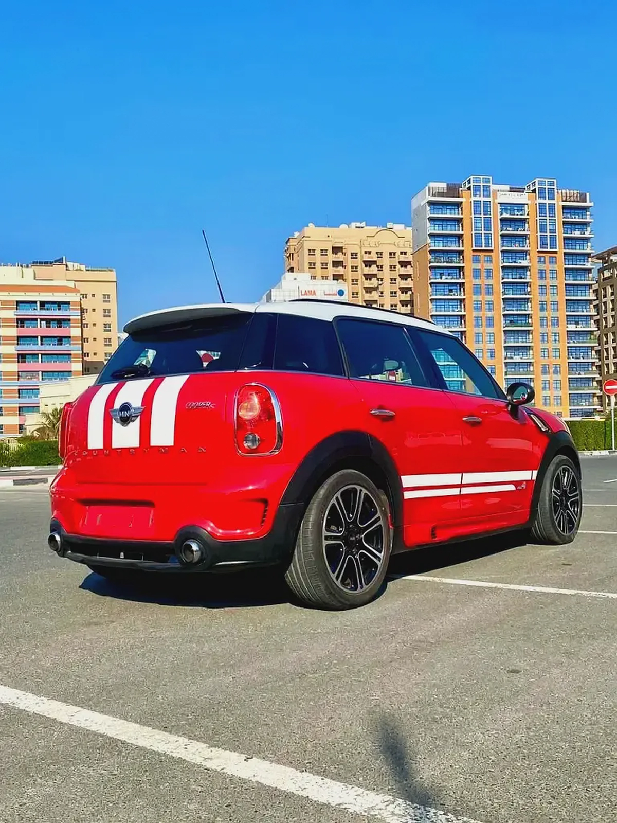 COUNTRYMAN 2015 MINI   S-ALL4 JCW || GCC SPECS ||  ORIGINAL PAINT || ACCIDENT FREE-6-6