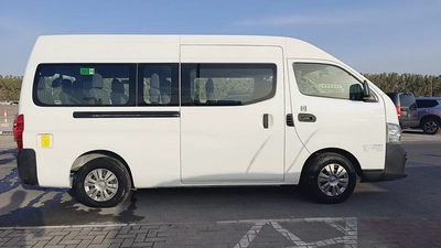 Nissan Urvan NV350 2019 - GCC Specs - Reliable and Spacious-3