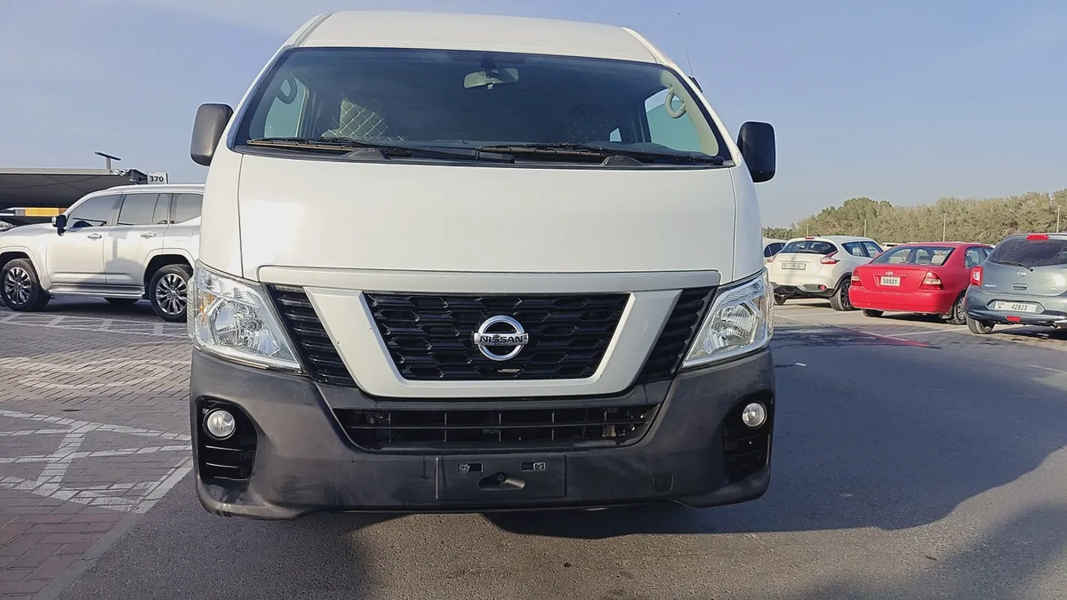 Nissan Urvan NV350 2019 - GCC Specs - Reliable and Spacious-7-7