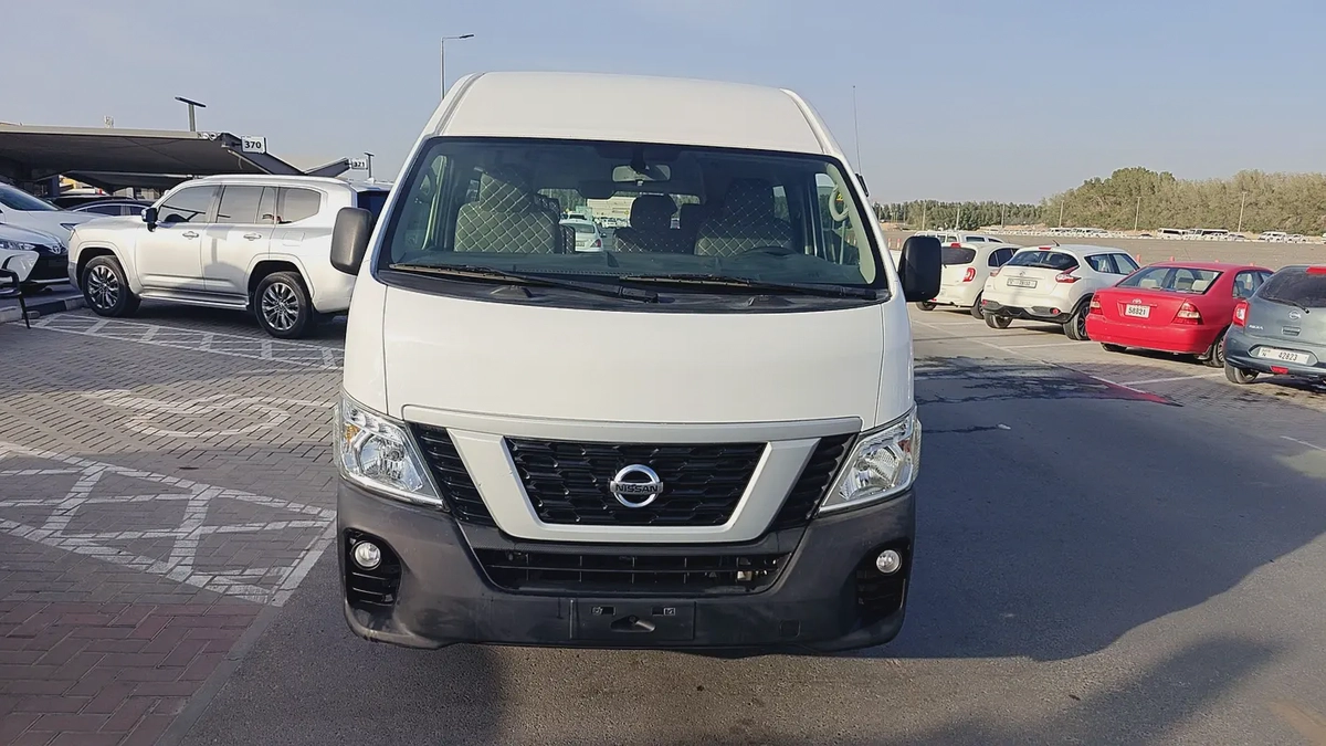 Nissan Urvan NV350 2019 - GCC Specs - Reliable and Spacious-8-8