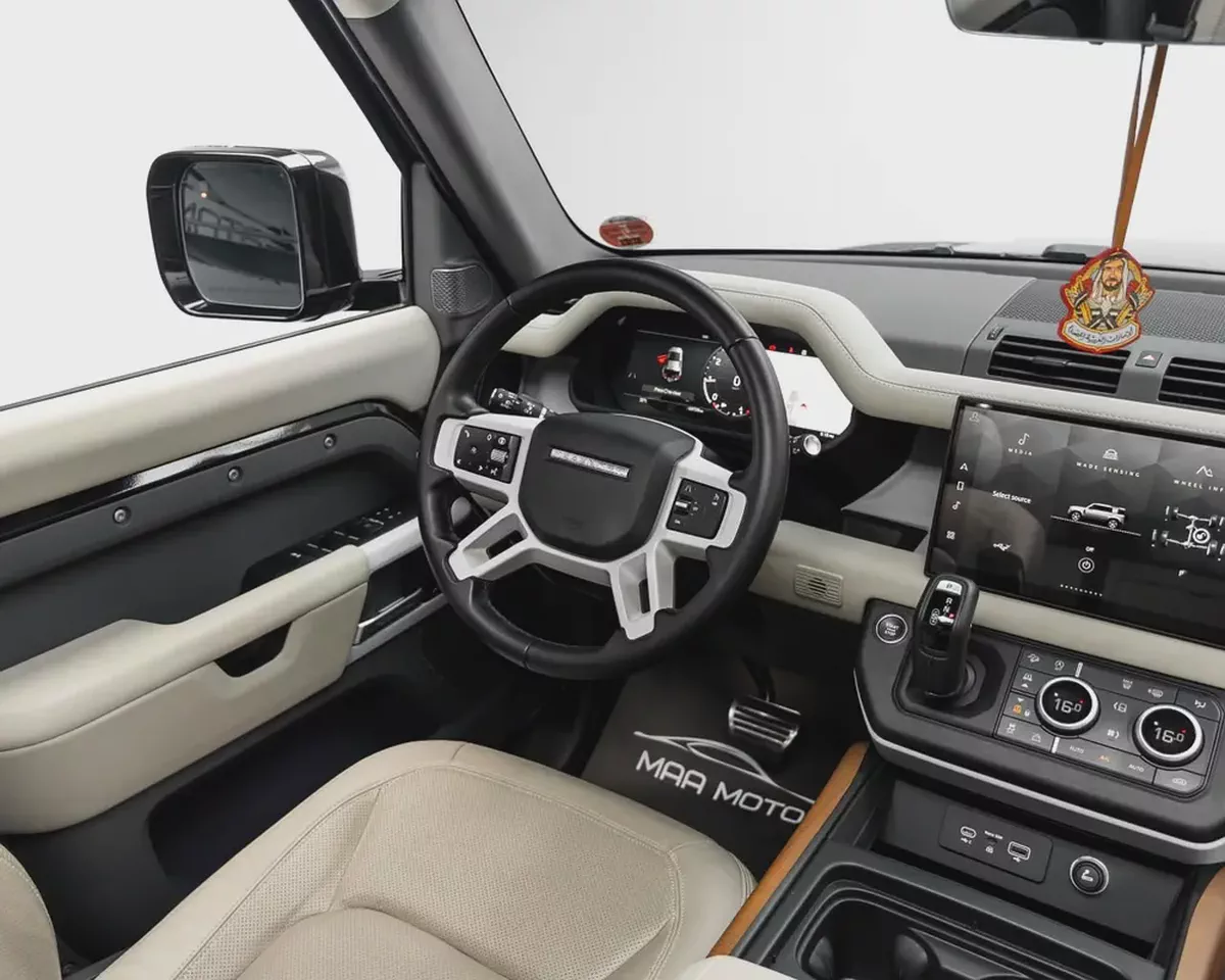Land Rover Defender 110 SE P300 2024 GCC Specs-10-10