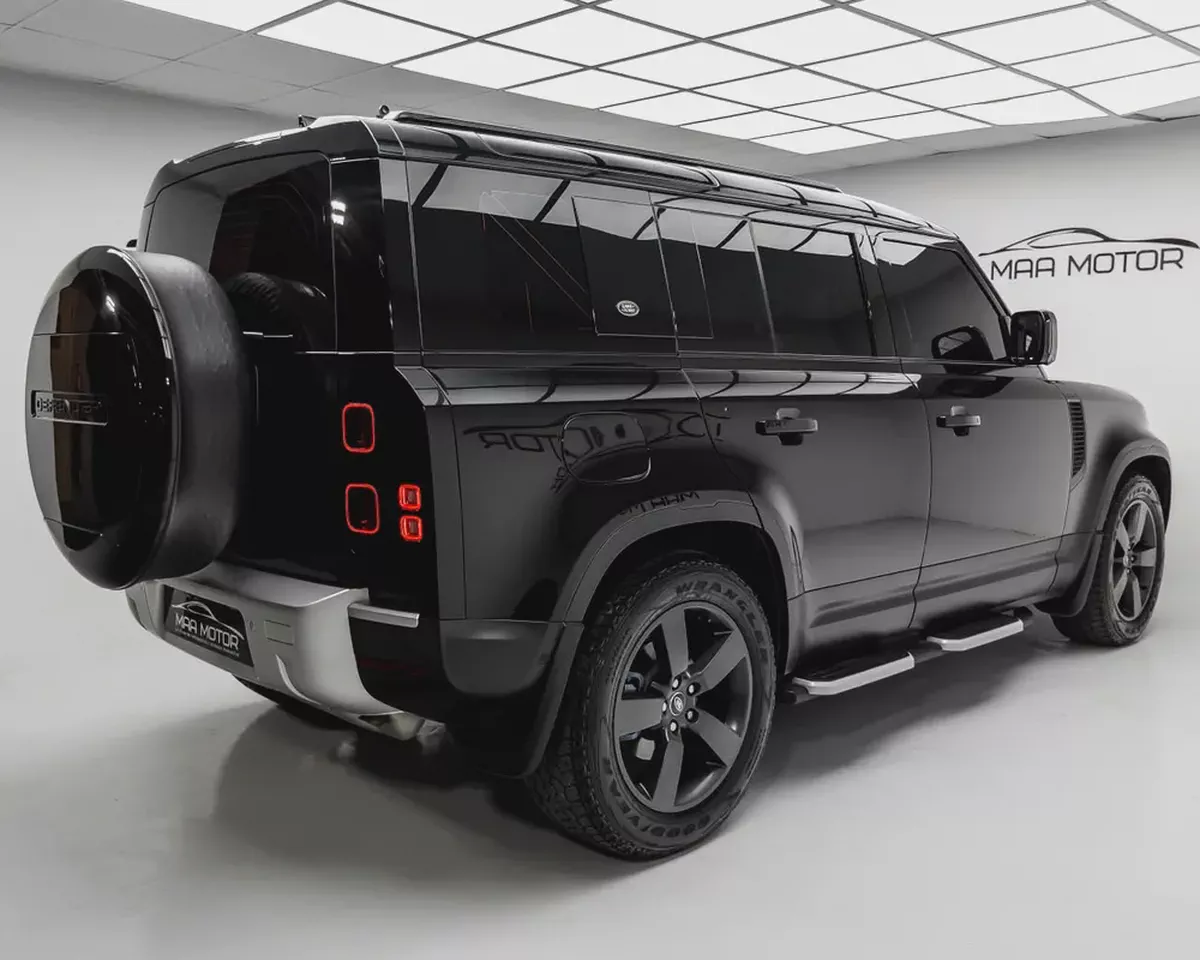 Land Rover Defender 110 SE P300 2024 GCC Specs-3-3