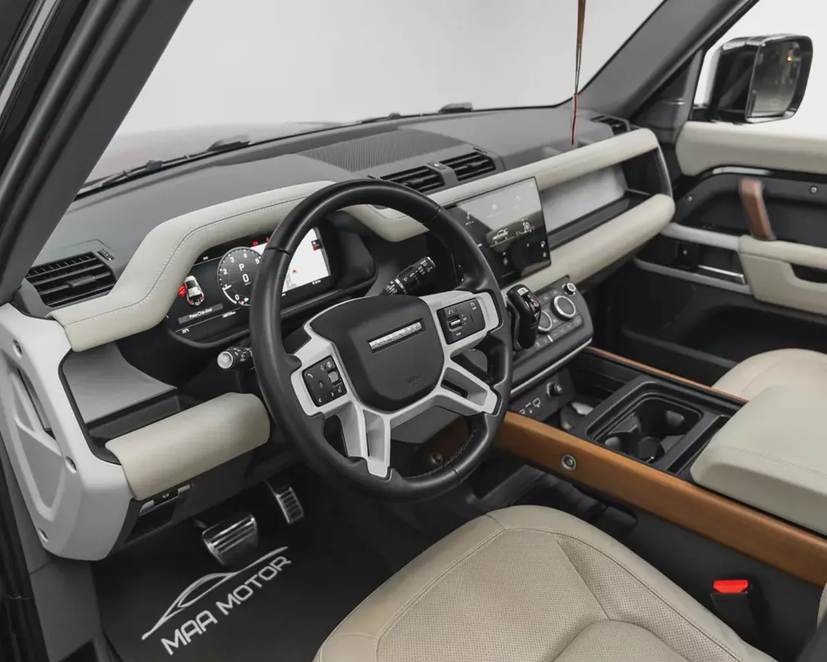 Land Rover Defender 110 SE P300 2024 GCC Specs-6-6