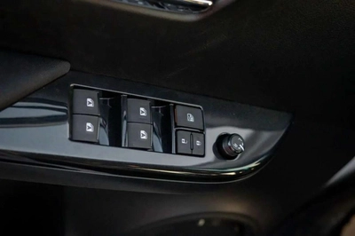 Toyota Hilux SR5 2.4L DIESEL Jordan Specs-13