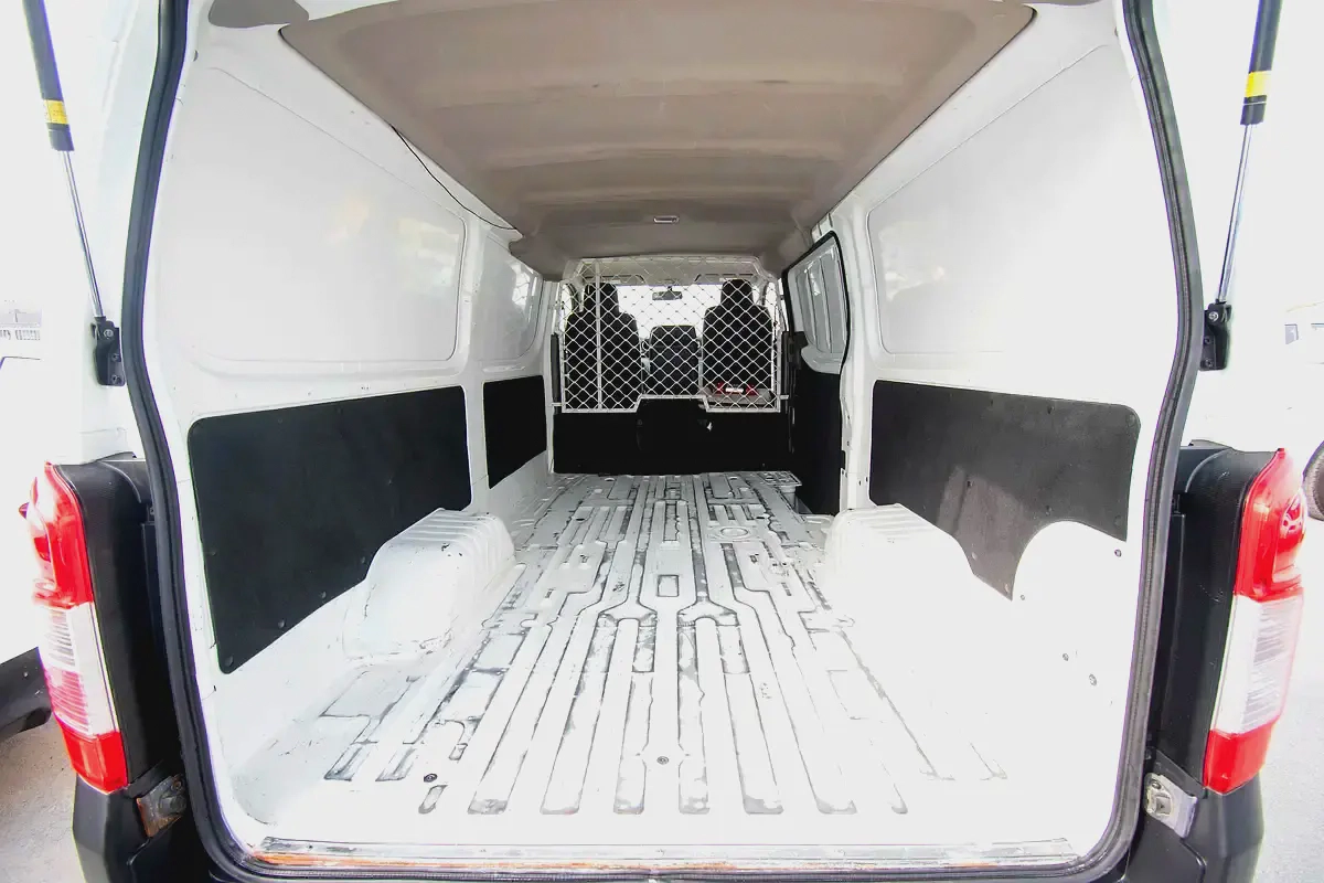 Standard Roof Delivery Van | Manual | GCC Specs | Ref#N32721-6-6