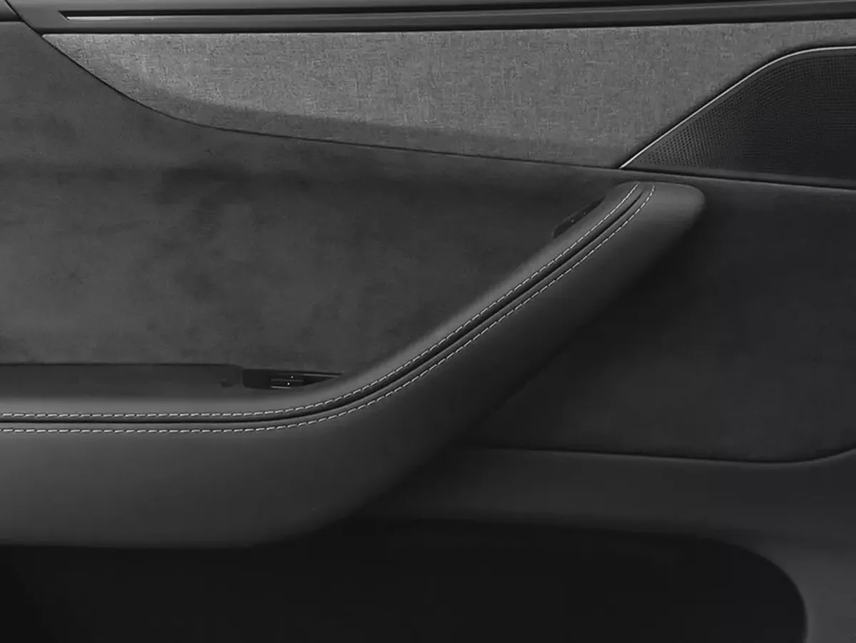 4,342 AED / 60 months | 0% DP | 2025 Telsa Model Y Long Range Dual Motor / Tesla Warranty-9-9