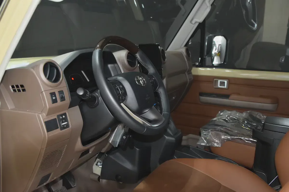 Toyota Land Cruiser 70 Series LC 79 LX 2026 GCC Specs- Al-futtaim Warranty-6-6