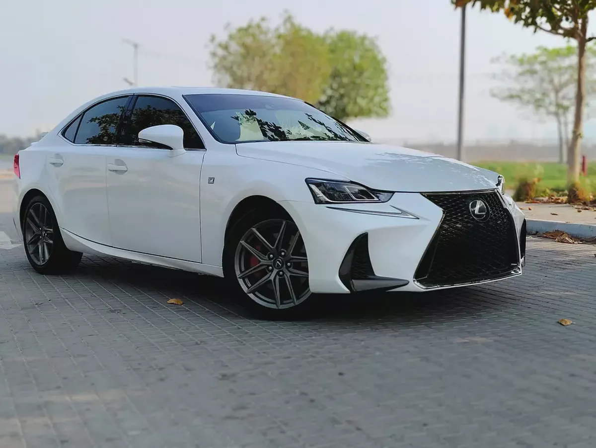 Lexus IS 350 2017 - Immaculate Condition US Specs With Maroon Interior V6