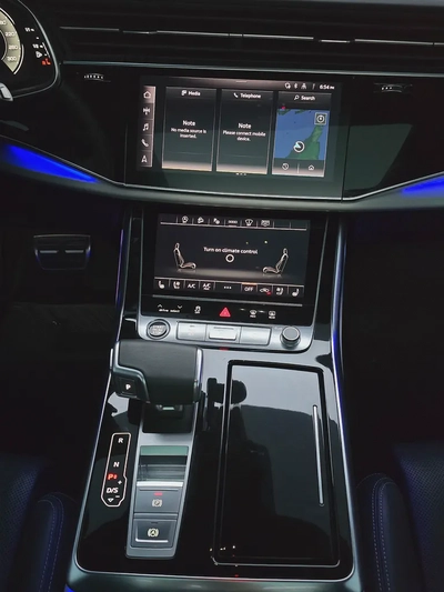 2023 Audi Q8 55 TFSI quattro - Korean Specs - Like New!-12