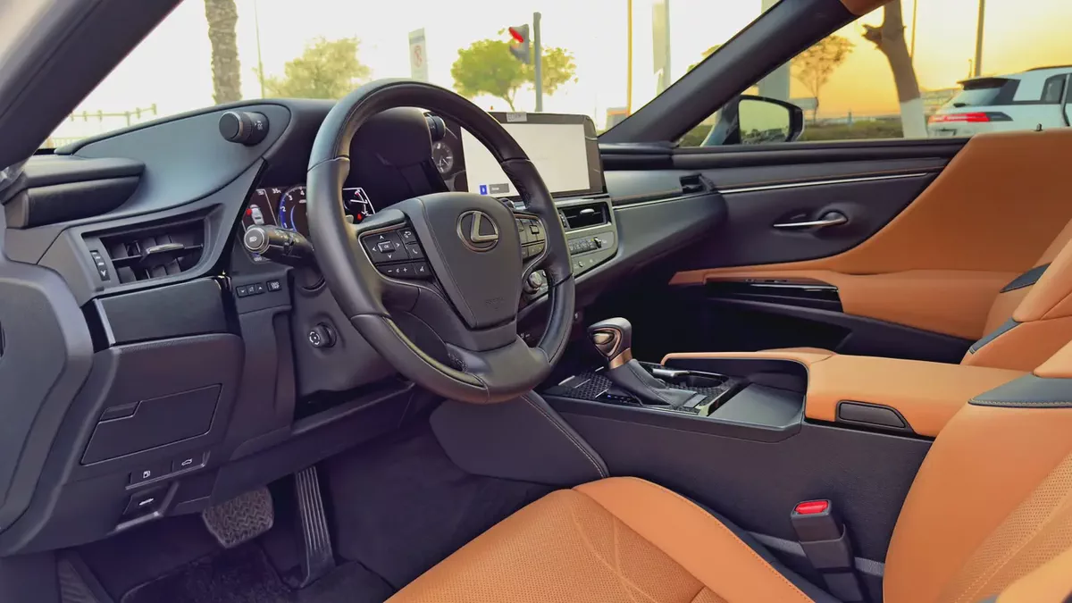 2025 Lexus ES350 Premier, Dealer Warranty, GCC Specifications-7-7