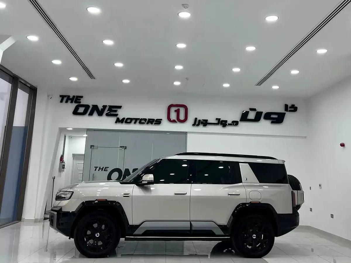 Brand New 2027 Denza B8 Flagship | GCC Specs | Luxury Hybrid SUV