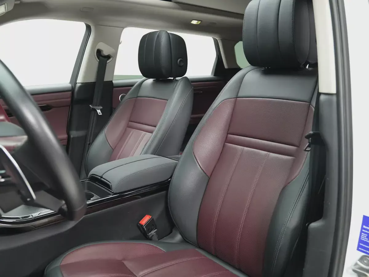 LOW Mileage 2024 Range Rover Evoque | Great Condition-10-10