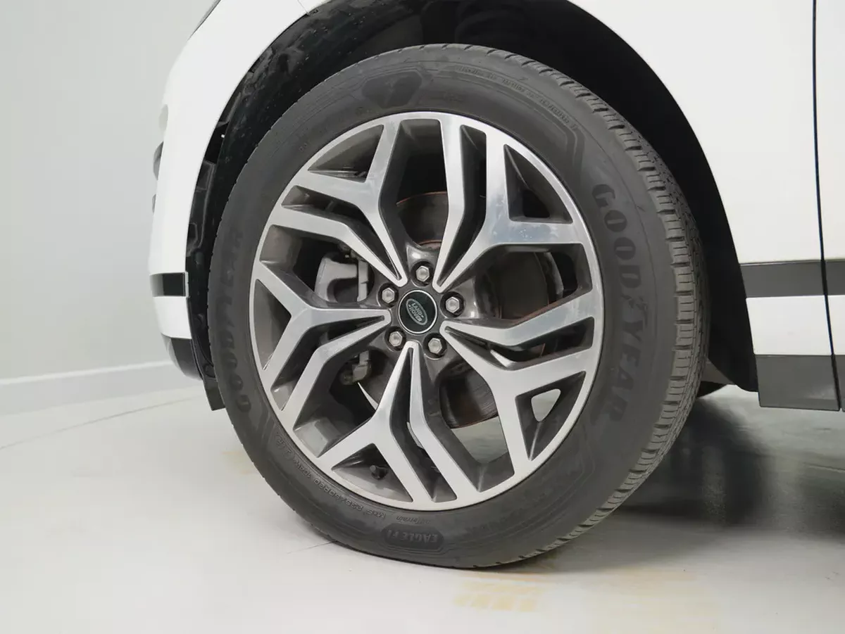 LOW Mileage 2024 Range Rover Evoque | Great Condition-13-13