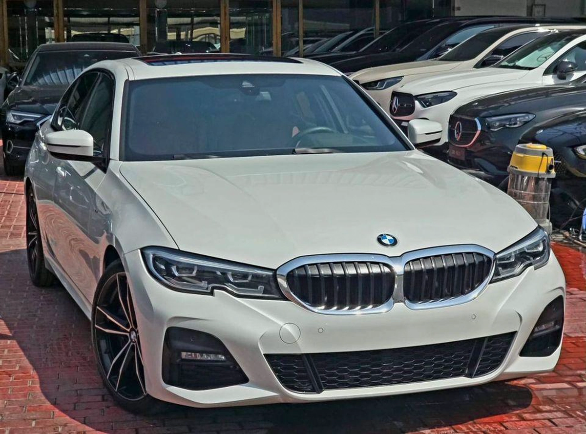BMW 330i M Sport 2.0L (258 HP) M Sport Warranty & service 2022 GCC - AED 108,000 (AED 118,000)-4-4