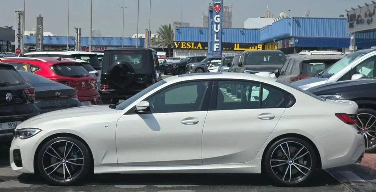 BMW 330i M Sport 2.0L (258 HP) M Sport Warranty & service 2022 GCC - AED 108,000 (AED 118,000)-2-2